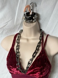 lot 36830 image: Black Think Chain Like Necklace With Black & Gold Bracelet.