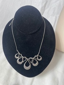 lot 36846 image: Nine West Vintage Matching Necklace & Bracelets.