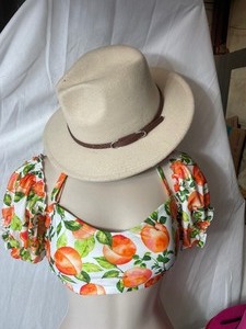 lot 36912 image: Beige Wool Felt Fedora Hat With Brown Belt Style Around The Brim.