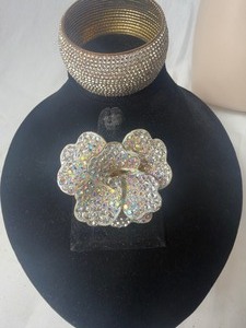lot 36860 image: Big Flower Ring w Chunky Golden Bracelet