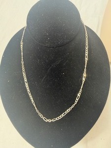 lot 36898 image: Small 925 Chain