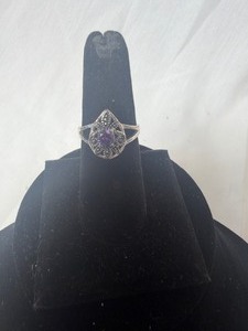 lot 36902 image: 925 Pair Shaped Ring w Purple Gem