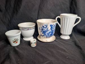 lot 1504 image: Chamart Limoges Porcelain Cup and Pot Lot of 5 Assorted Pieces