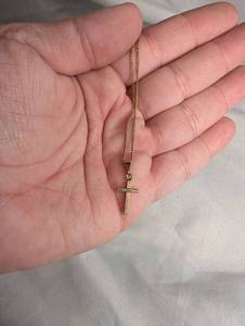 lot 2002 image: Cross Pendant Necklace - 10K