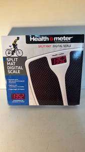 lot 71 image: Healthometer Split Mat Digital Scale 350 lb Capacity