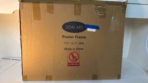lot 115 image: DOAI ART Poster Frame 19.25x26.75 2 Pack DAPVCB19.25X26.75P2