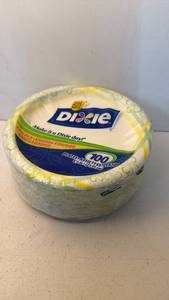 lot 191 image: Dixie Plates 8 58 in 100 Count