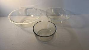 lot 210 image: Pyrex Glass Bowl Lot of 3