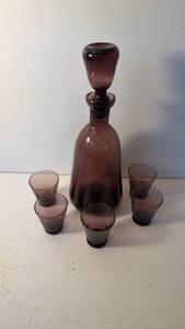 lot 215 image: Decanter Set with Stopper and 5 Glasses