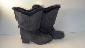 lot 230 image: Boston Accent Weatherproof Winter Boots Size 7 M