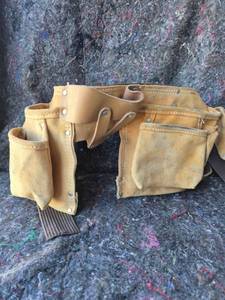 lot 3 image: Carhartt Tool Apron Belt with Multiple Pockets