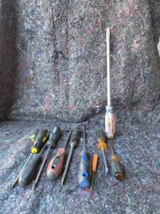 lot 10 image: Screwdriver Set 8-Piece Mixed Hand Tools