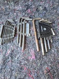 lot 16 image: Husky Allen Wrench Hex Key Set Multiple Sizes