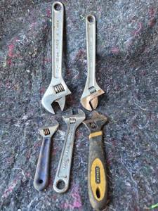 lot 17 image: Adjustable Wrenches Lot 4 Pieces Stanley