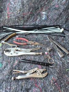 lot 32 image: Mixed Hand Tools Lot Pliers Cutters Vise Grips Cable