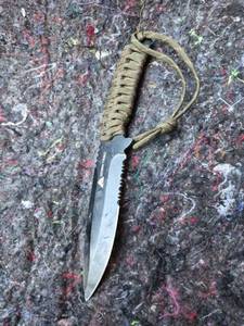 Fixed Blade Knife with Paracord Handle and Sheath