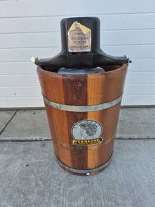 lot 46 image: Sterling Ice Cream Freezer - Not Tested
