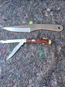 lot 62 image: Remington Folding Pocket Knife 2-Blade and Single-Piece Fixed Blade Knife Lot