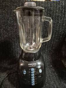 lot 82 image: BlackDecker Crush Master Blender - Works