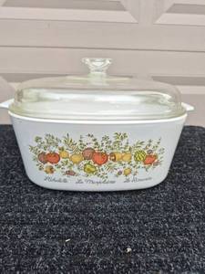 lot 145 image: Corning Ware 5 Quart Casserole Dish with Glass Lid A-5-B