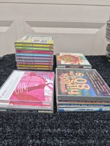 lot 149 image: CD Lot 80s Music Billboard Top Hits 1980-1989 Rhino and Compilations