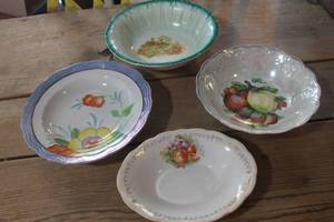 lot 5512 image: Vintage Serving Bowls