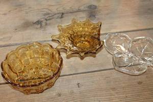 lot 5519 image: Vintage Amber Glass Serving Dishes & More