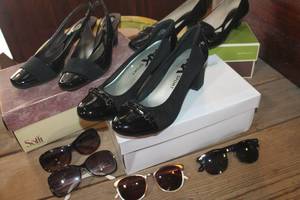 lot 5523 image: Vtg. Naturalizer Size 9 Shoes and More