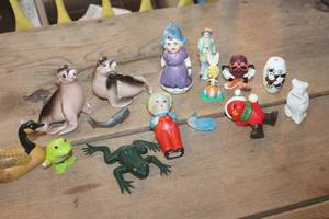 lot 5534 image: Vintage Figurines and More