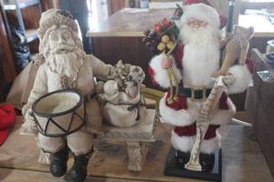 lot 5535 image: Large Santa Figurines