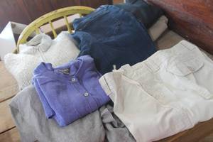 lot 5540 image: Size 14 Jeans, L&XL Sweathers and More