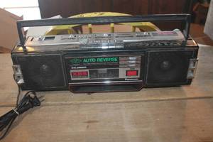 lot 5544 image: Vtg. Panasonic TapeRadio Player untested