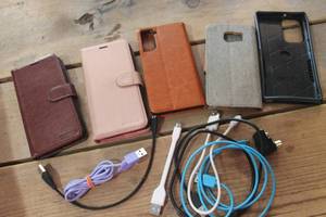 lot 5548 image: Phone Cases and More
