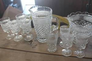 lot 5554 image: Vtg. Wexford Water Pitcher, Glasses & Serving Bowl