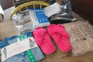 lot 5562 image: NIP XL Pajama Set and More