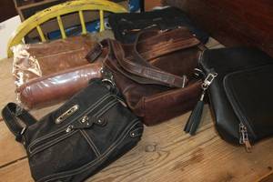 lot 5563 image: Ladies Purses