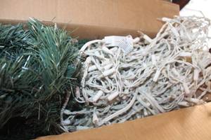 lot 5583 image: Box of Christmas Lights untested and Garland