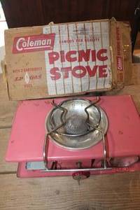 lot 5613 image: Vintage Coleman Pink Picnic Stove untested