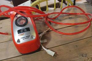 lot 5615 image: Black and Decker Air Station untested