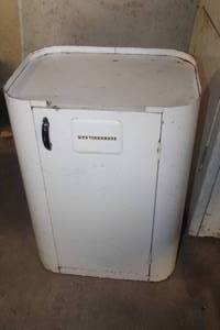 lot 5625 image: Vtg. Westinghouse Roaster Cabinet