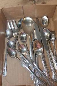 lot 5633 image: Misc. Silverware