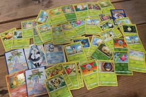 lot 5635 image: Pokemon Cards