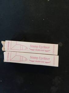 lot 12080 image: Nberuionre Dual-Ended Eyeliner Stamp Waterproof Winged Cat Eye