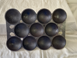 lot 1 image: Griswold Cast Iron Pan