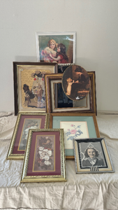 lot 24 image: 8 wall decor pieces, 1 empty frame