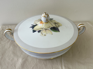 lot 56 image: Noritake White Rose Serving Dish