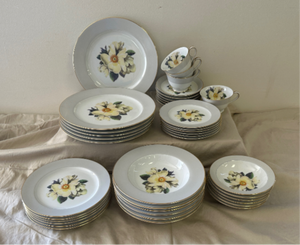 lot 59 image: Noritake Whiterose China-6 settings42 pieces