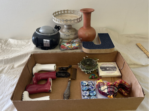 lot 63 image: Miscellaneous Decor and Household