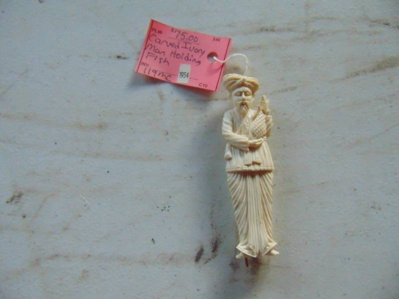 lot 3155 image: Hand carved Figure