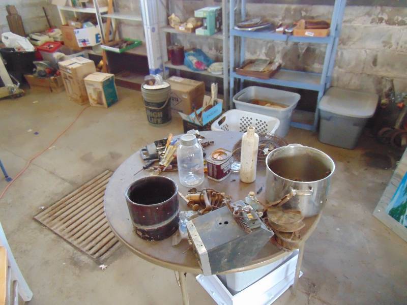 lot 3173 image: Contents of Table and 2 Tubs